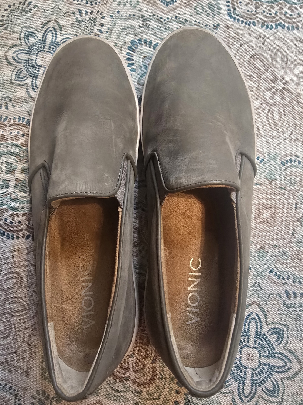 Vionic Women's Slip-On Casual Shoe in Gray Suze 6.5
